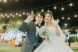 Cặp đôi yêu xa, lần đầu gặp mặt là đám hỏi