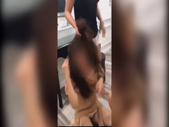 Một cô gái ở Hưng Yên bị 4 người phụ nữ đánh đập tàn nhẫn