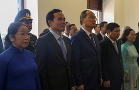 Lãnh đạo TP.HCM dâng hương tưởng nhớ Chủ tịch Hồ Chí Minh