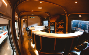 Toa tàu trang bị quầy bar, phòng massage phục vụ khách khám phá Việt Nam