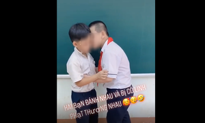 Hai nam sinh bị phạt hôn má nhau: Phụ huynh lo trẻ suy nghĩ lệch lạc giới tính