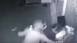 Cô gái bị gã đàn ông sàm sỡ 2 lần ngay trước cửa nhà