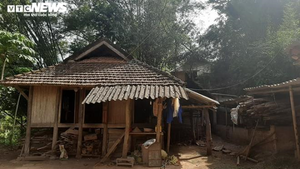 'Quên' hỗ trợ COVID-19 hộ nghèo còn quát dân: 'Thiếu tiền đến nhà tôi mà lấy'