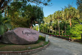 Khu nghỉ dưỡng Ana Mandara Huế đổi thương hiệu thành Lapochine Beach Resort 