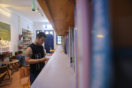 Ảnh: Thư viện miễn phí ở Hà Nội - nơi cả đồ uống, bánh kẹo cũng free 