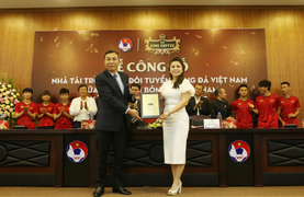 Bóng đá Việt Nam đón nhà tài trợ mới 