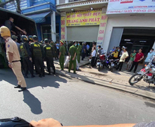 Đột kích trại cai nghiện ‘chui’, gần 100 con nghiện bị công an đưa về trụ sở