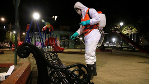 Số ca nhiễm tăng đột biến, 2 Bộ trưởng Chile mắc COVID-19