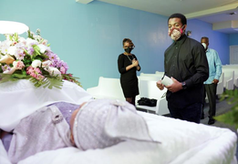 Cập nhật COVID-19 27/5: Mỹ vượt cột mốc tang thương 100.000 người chết