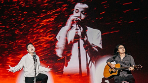 Tùng Dương song ca với cố nhạc sĩ - ca sĩ Trần Lập