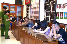 Thượng úy CSGT dự tiệc ma túy bị khởi tố