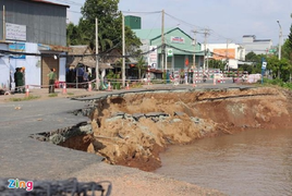 Hà Nội ban bố tình trạng khẩn cấp sau hàng loạt sự cố sạt lở 