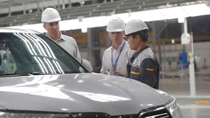 Nghiêm cấm kỳ thị người nước ngoài sang Việt Nam làm việc sau COVID-19