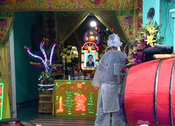 Bị cáo nhảy lầu tự tử ở Bình Phước: Tai ương liên tục ập tới gia đình nhỏ