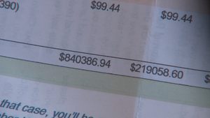 Giáo viên cấp 3 chữa COVID-19 mất hơn 800 nghìn USD