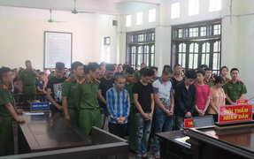  Đua xe giữa dịch COVID-19, 14 thanh thiếu niên lĩnh án tù