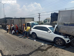 Cận cảnh hiện trường 11 xe tông nhau liên hoàn trên Quốc lộ 1 ở TP.HCM