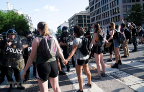 Nga và Zimbabwe bác cáo buộc liên quan tới các vụ bạo loạn ở Mỹ