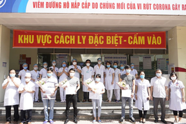 Thêm 4 trường hợp mắc COVID-19 khỏi bệnh, Việt Nam chữa khỏi 301 ca
