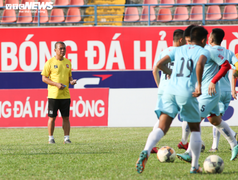 HLV Phạm Anh Tuấn trở lại, CLB Hải Phòng hồi hộp chờ mở cửa sân Lạch Tray