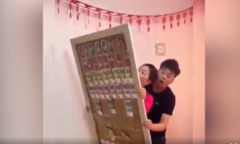 Ông chồng hồn xiêu phách lạc vì suýt lộ quỹ đen