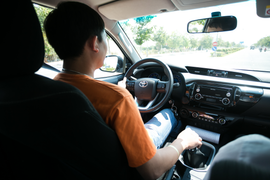 Nắng nóng gay gắt, ngồi trong ô tô cũng có thể bị ung thư da