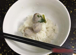 Ăn khoai cả tháng sau khi chê vợ béo