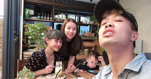 Hình selfie hiếm hoi Công Phượng để lộ vợ sắp cưới trên trang cá nhân