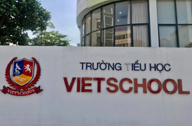 Phụ huynh phản ánh thu phí online, trường Vietschool nói gì?