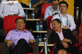 2 Ủy viên Bộ Chính trị dự khán trận Hà Nội FC - HAGL