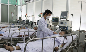 Cháy nhà lúc rạng sáng, 4 người thương vong