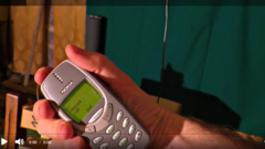 Sạc Nokia bằng dòng điện 1 triệu volt, điều gì sẽ xảy ra?