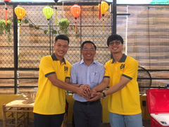 Sau đính hôn, Công Phượng cùng Đông Triều mở quán cà phê, bánh tráng thịt heo