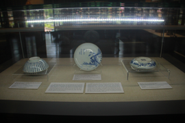 Ảnh: Cận cảnh những cổ vật gắn liền với vị hoàng đế sáng lập triều Nguyễn