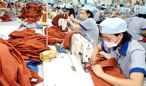 Giãn thuế cứu doanh nghiệp sau COVID-19: ‘12 tháng may ra mới nhúc nhích được’