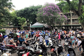 Phụ huynh chi tiền không tiếc, 'chạy đua' cho con luyện thi vào lớp 6