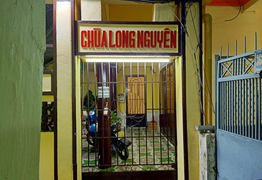 Sư cô tát bôm bốp vào mặt tiểu ni: Ngôi chùa vẫn đóng kín cửa