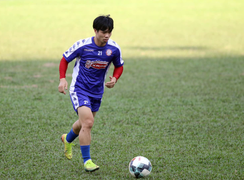 Lần đầu đá derby Sài Gòn, Công Phượng cam phận cảnh dự bị?