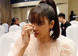 Trương Quỳnh Anh: 'Khóc một mình tội nghiệp lắm, tôi cần một bờ vai'