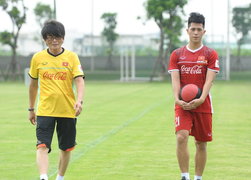 'Thần y' Choi Ju-young ký hợp đồng với VFF, hỗ trợ HLV Park Hang Seo