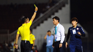 HLV Chung Hae Seong từ chức, Chủ tịch Hữu Thắng lên dẫn dắt CLB TP.HCM 