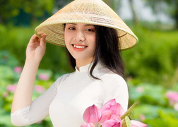 Xao xuyến vẻ đẹp của nữ sinh Học viện Ngân hàng