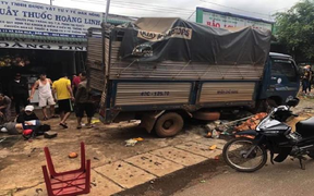 Xe tải lao thẳng vào chợ, 5 người chết ở Đắk Nông: Phó Thủ tướng chỉ đạo 'nóng'