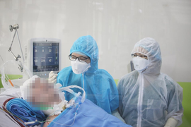 Phi công người Anh chỉ còn dùng 1 loại kháng sinh