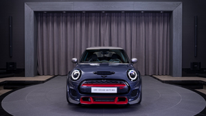 MINI John Cooper Works GP 2020 xuất hiện ở Abu Dhabi