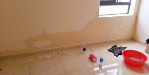 Nước lênh láng trên tầng cao nhất của chung cư ở TP.HCM, dân khốn khổ kêu trời