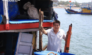 Trung Quốc dùng vũ lực cướp bóc, ép thuyền trưởng tàu cá Việt Nam điểm chỉ