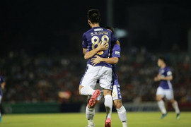 Siêu phẩm vòng 4 V-League: Quả Bóng Vàng Hùng Dũng thể hiện đẳng cấp