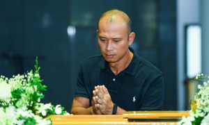 Bạn bè, đồng nghiệp viếng MC Diệu Linh