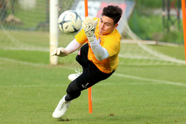 Văn Lâm kẹt ở Thái Lan, Filip Nguyễn khó về, HLV Park Hang Seo chọn ai thay thế?